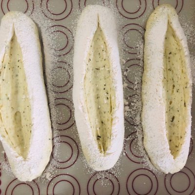 在家就能做的蒜香培根軟歐包，高顏值超美味，解饞還頂飽